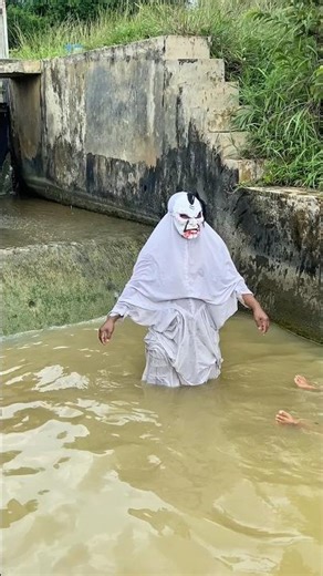 FUNNY GHOST PRANKS👻 || Wait for end😱🤣#youtubeshorts #funny #ghost