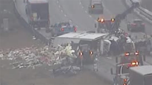 Truck spills contents on road on I-79, snarls traffic near Carnegie