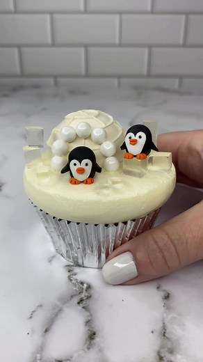 Cute Penguin Cupcake Decorating Ideas