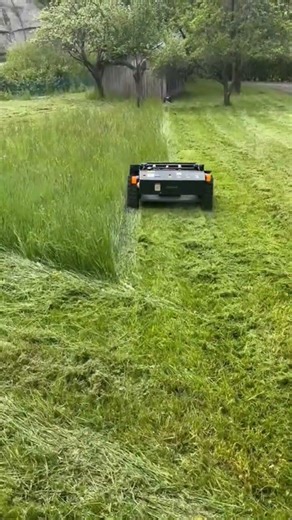 Remotely Controlled Crawler Bush Trimmer – Safe, Efficient & Powerful Lawn Care Solution #landscape