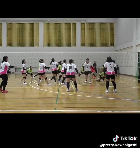 確信歩きすな #プリティ川東 #volleyball #9人制バレー #ママさんバレー