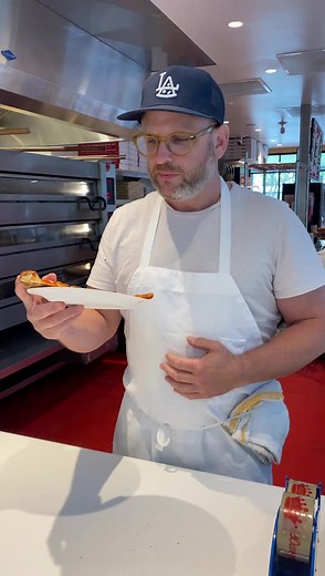 134K views · 487 reactions | What makes New York-Style pizza? In honor of #PizzaWeek, we asked @chefholzman of Danny Boy's Famous Original Pizza to share his thoughts on what makes a classic slice. (Spoiler: it doesn’t involve importing water from the Big Apple.) #nystylepizza Don’t miss Pizza Week , now streaming on Tastemade! Sponsored by Ooni. Watch: tastemade.com/live | Tastemade | Facebook