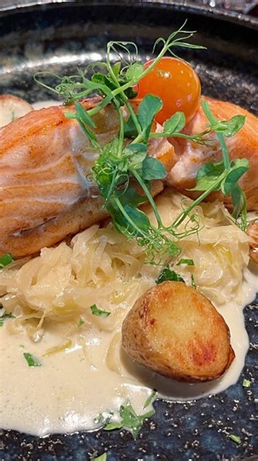 Dining in First Class Terminal Frankfurt Lufthansa