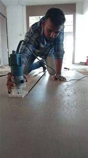 flush door laminate trimmer cutting.. #wooddesigner #interiordesign #furniture #shorts #carpentry