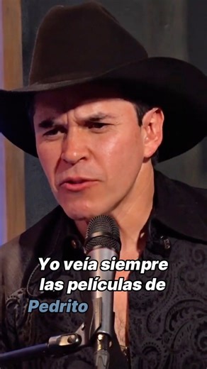 Así comenzó la carrera musical de #Raulito … quién diría familion que 40 años después aquí seguiríamos dándole 😻 🤠 🎶 Mira la entrevista completa 📺➡️ https://youtu.be/nAsU9pTI-ko?si=80leA1gf1N1C_fBs | Raúl Sandoval