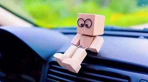 Spring-Legged Wooden Dancing Man with Wobbly Legs – Auto-Shaking Figure for Car Dashboard, Handmade Beechwood Desk Toy, Removable Magnetic Glasses, Vibration-Activated Stress Relief
