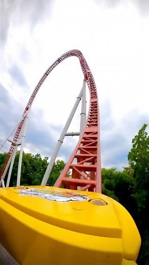 Jesiah 🤘🏽 National Coasters® on Instagram: "‼️Going 72 mph in 2 seconds on Storm Runner is CRAZY! | What’s your favorite #LaunchCoaster? 🤟🎢 🎥: National Coasters® Coaster Name: #StormRunner • Park Name: #Hersheypark • Fun Fact: Similar to other launched roller coasters, the launch track on Storm Runner features a series of magnetic brake fins along its section. In the event of a rollback, these brakes will safely bring the train to a stop. Prior to launch, these brakes retract, allowing the
