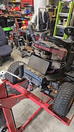 34K views · 408 reactions | #mechanic #repair #lawnmower #smallenginerepair #fyp #smallenginemechanic #mower | Powertool1990 | Facebook