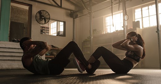 ▷ Sit-Ups: Ausführung, Varianten & trainierte Muskeln