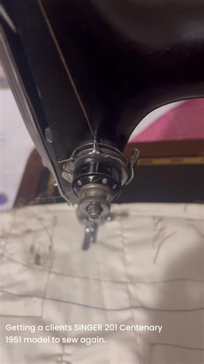 Demonstrating the amazing stitch quality of this beautiful Singer 201 to the client on return of the machine from being serviced, cleaned and polished. #singer #singersewingmachine #SewingCommunity #vintagesewing #vintagesewingmachine #sewingmachinerepair | The Vintage Stitchery