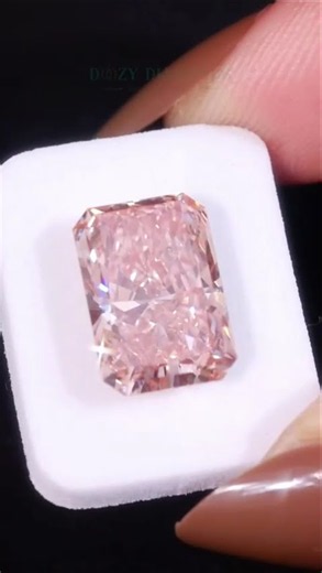💎 The Beauty of a Lab-Grown Pink Radiant Diamond #luxuryjewelry #engagementring #ringgoals #diamond