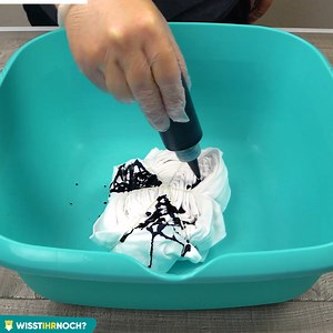 417K views · 13 reactions | In der Schule haben wir das immer mit Zwiebeln und Rotkohl gefärbt! ❤ | Wisst ihr noch?-TV | Facebook