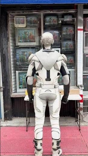 There's plenty of premium quality entertainment at #NYFF63, but it's no Sanctuary Moon. #Murderbot