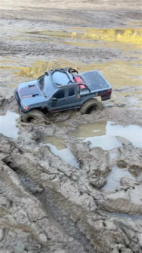 EXTREME muddy puddle #axial #scx10 #basecamp #rc #rockcrawling #rockcrawler #offroad #mud #scx10iii