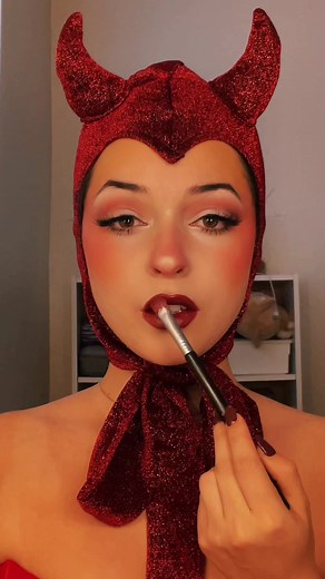 1950s Devil Woman Costume Makeup Tutorial