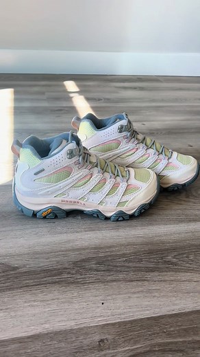 the perfect hiking shoes for spring @merrell 🌸⛰️ #hiking #shoes #strawberrymatcha #fyp