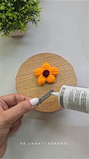 Beautiful Flower Pin from Woolen Thread | Easy DIY in 5 Minutes 🌸 #shorts #diy #artandcraft #viral