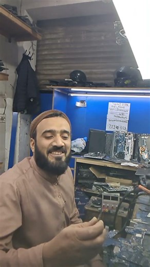 Italy fan speak urdu