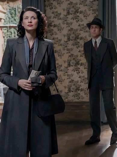 FRANK At the start of season 8, Franck is back. He plays an indirect but important role in the plot.He manifests himself through historical writings and continues to influence the story and the characters. His research raises questions about fate and what he truly knew about Claire Fraser's time travel... #franckrandall #jamiefraser #clairefraser #outlanderseason8 #outlander