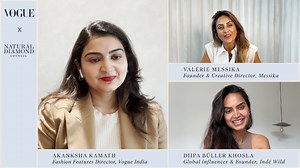 As a utilitarian piece of jewel, a diamond’s versatility makes it the perfect accessory for something as extravagant as a cocktail gown to something as basic as a t-shirt. Valérie Messika (Valerie Messika), Founder & Creative Director of Messika Paris and Diipa Büller Khosla (Diipa Khosla), Founder of Indē Wild weigh in on what separates statement wear from the everyday essential and how to perfect the style for each. Tune in to vogue.in/diamond-jewellery-festival-2022 for more. Only Natural Dia