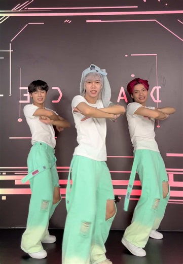 Super Dance Tutorial Performance Highlights