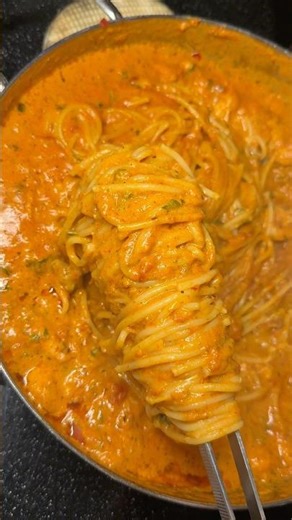 Spaghetti Shrimps🍝🍤😋 #pasta #shrimps #garnelen #einfacherezepte #leckerkochen #recipe #scampi