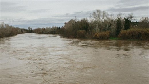 Crues, avalanches, inondation... Météo France place deux départements en vigilance rouge et une vingtaine d'autres en vigilance orange