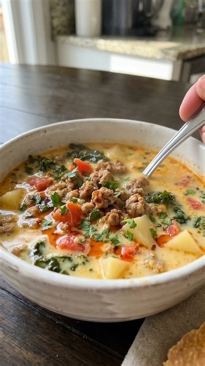 Creamy Sausage,Potato & Kale Soup #recipe #mediterraneandiet #shortvideo #food #cooking #easyrecipe