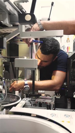 Estamos preparando algo grande… 🔬🇵🇾⚡️ En Solución Lab recibimos la capacitación directa de especialistas de Lifotronic 🇨🇳 afinando cada detalle del nuevo ECL 8600 🚀 Aprendiendo. Ajustando. Preparando todo. Porque se viene lo mejor en electroquimioluminiscencia 🔜 La innovación ya está en camino… ¿Listos para lo que viene? #SoluciónLab #Lifotronic