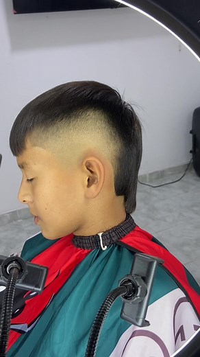 Tutorial de Cortes de Pelo: Estilos Cortos para Mujeres y Hombres