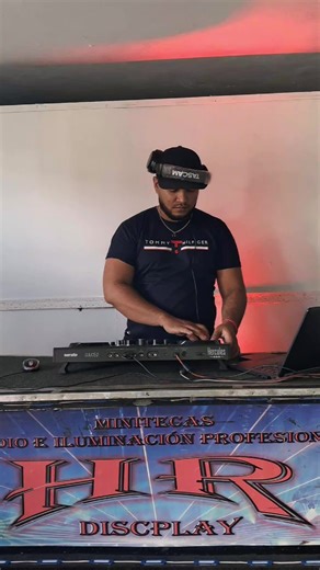 Dembow Mix: Energetic Latin Beats for Your Playlist