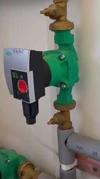 Pump position relative to the neutral point formed by the low loss header.