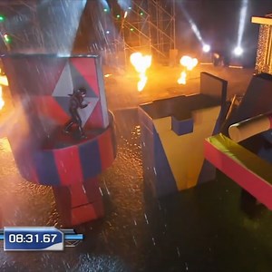All you have to do is keep moving! 😫 | Wipeout