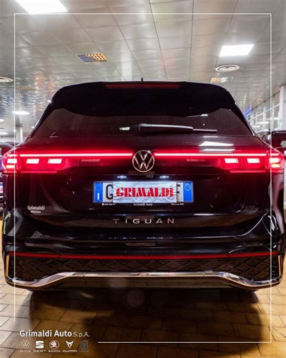 Grimaldi Auto SpA on Instagram: "VOLKSWAGEN TIGUAN R-LINE 2.0 TDI 150 CV DSG: Eleganza sportiva, tecnologia avanzata e comfort assoluto. La Volkswagen Tiguan R-Line è il SUV perfetto per chi cerca stile e sostanza, senza compromessi. - Allestimento R-Line dal design deciso - Motore 2.0 TDI 150 CV efficiente e performante - Cambio automatico DSG - Tecnologie di assistenza alla guida Volkswagen - Spazio e comfort per ogni viaggio Cosa volere di più da un auto? ______ #volkswagen #tiguan #grimaldia