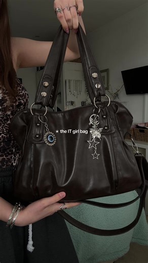 The Must-Have IT Girl Handbag