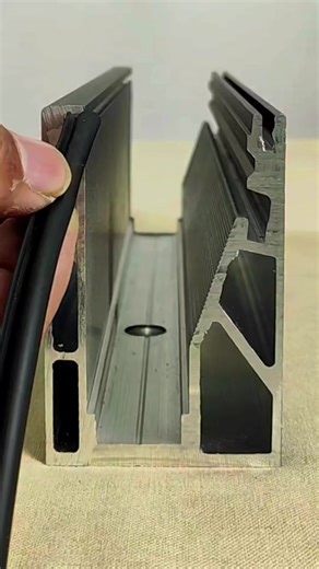 Simple Installation of Thick Glass Railings for Balconies