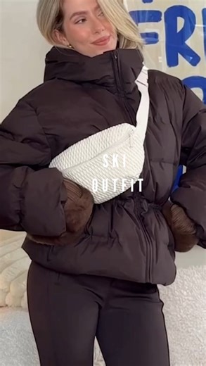 India Moon on Instagram: "just me making sure it all fits with my 1000 layers of @uniqloeurope thermals 👏🏻🤎 @oysho full fit!! can’t wait to get back on the slopessss 🥹🎿⛷️🚡🐻 ski packing list below: - Insurance & documents - Passport - Monzo card / maybe cash - Gloves/ ski gloves & thermal socks - Thermals @uniqloeurope is a fave for these - Beanie - Warm jumpers/ fleeces x2 - Ski suits/ jacket & trousers x2 - Moon boots - Bum bag / day bag for skiing - Reuseable water bottle - Goggles (hel