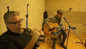 Sigue la banda de Juan Perro preparando las presentaciones venideras... | Santiago Auserón