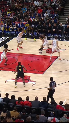 129K views · 2.4K reactions | Steph Curry has scored 30+ PTS in each of his last 3 games, making him the 5th player 36 years or older in NBA history to do so!  | NBA | Facebook