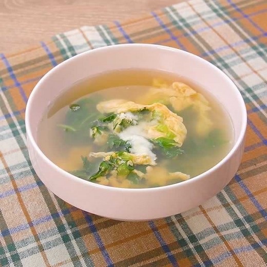 ほっと落ち着く♪ セロリと卵のコンソメスープのレシピ動画・作り方 | デリッシュキッチン