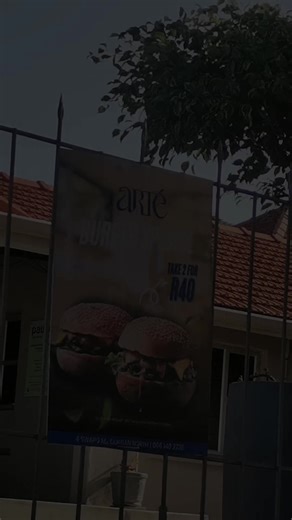 Arte Cafe offers art sessions as well as cheap, cheap burgers😅👌 #food #trendingsong #fyp #foryoupage @Arté Art Studio & Café