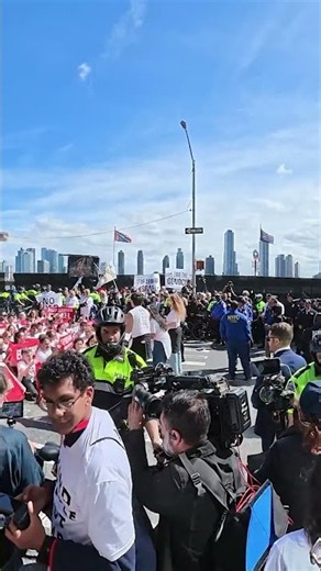 Dozens arrested after protesters block First Avenue ahead of Netanyahu’s UN speech #shorts