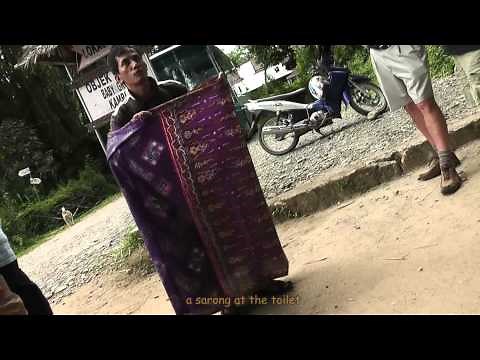 How to wear the sarong in Indonesia (ind10-14)