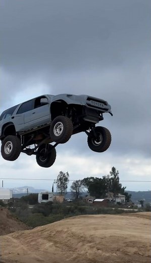 3rd Gen Prerunner jumping at the Blvd Boys track #automobile #offroad #toyota #4runner #prerunner