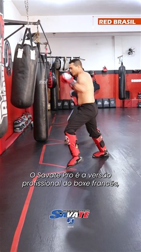 SAVATE - EQUIPE RED BRASIL on Instagram: "🥊🔥 Savate Pro – Tradição Francesa, Performance Profissional O Savate Pro é a versão promocional do Boxe Francês — mais potente, mais técnico e mais realista. É o ponto onde a tradição encontra a performance de alto nível. No treino de Savate Pro, o atleta desenvolve: 💥 Defesas e ataques com a tíbia Bloqueios sólidos, checagens eficientes e chutes mais fortes, trazendo o Savate para o cenário moderno do striking. 💥 Combinações mais livres e dinâmicas 