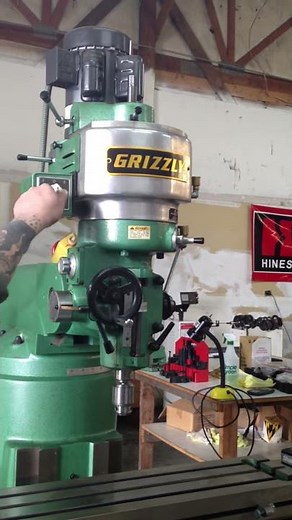 Grizzly Vertical Milling Machine X6323 - Auction Item