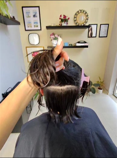 Step-by-Step Bob Haircut Tutorial