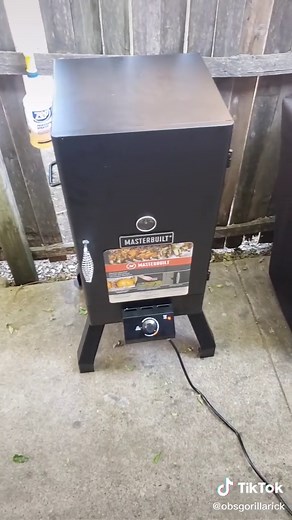 Masterbuilt Electric Smoker Review: Tips & Tricks for Beginners