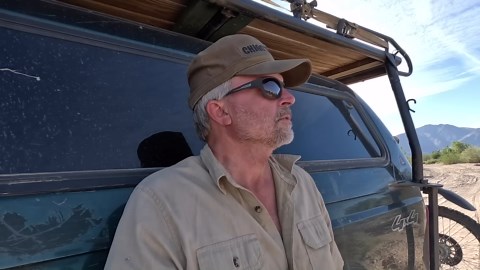People laugh at 'chemtrails' – then he points at the sky over the Mojave