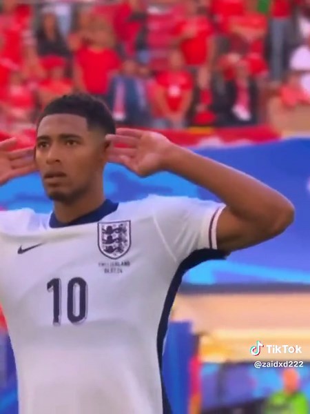 Alan Shearer Commentary on Bellingham and Trent Pressure